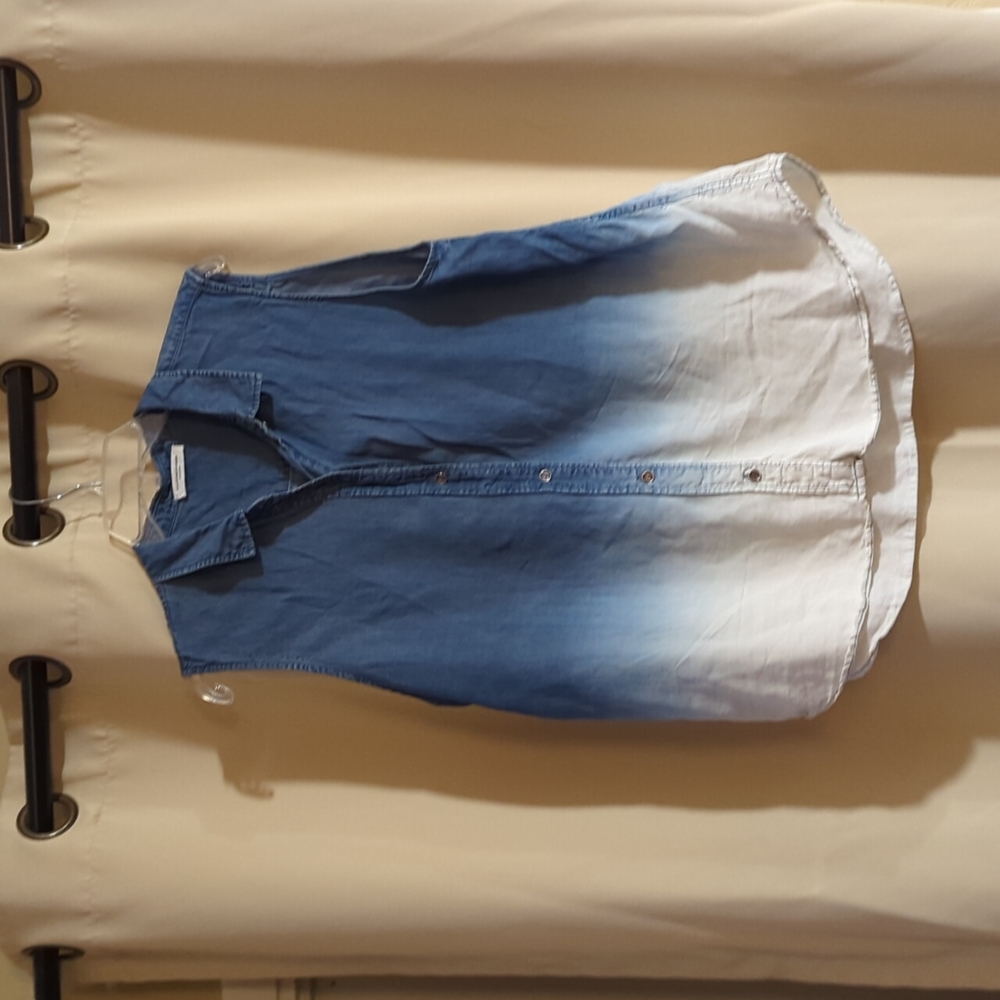 Ombre short sleeve chambray blouse